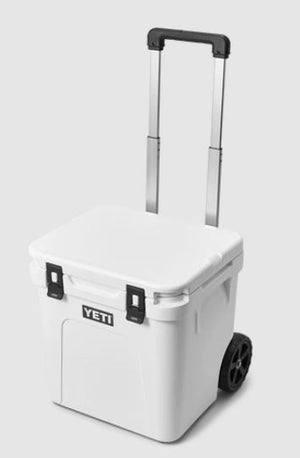 YETI ROADIE WHEELED 48 HARD COOLER [Cl:WHITE]