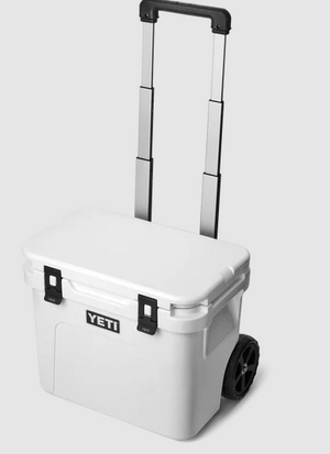 YETI ROADIE 32 WHEELED HARD COOLER [Cl:WHITE]