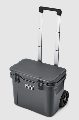 YETI ROADIE 32 WHEELED HARD COOLER [Cl:CHARCOAL]